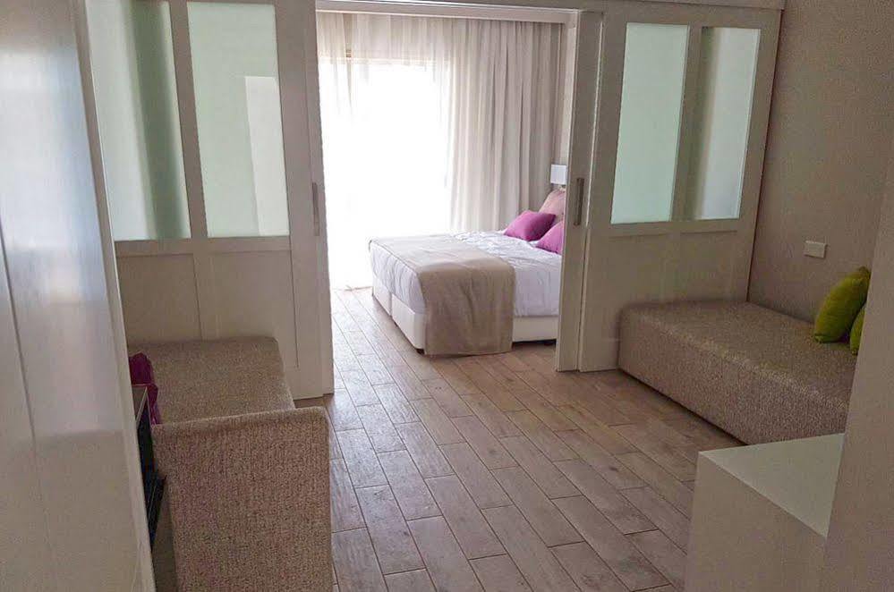 Ramada Hotel & Suites By Wyndham Ayia Napa Exterior foto